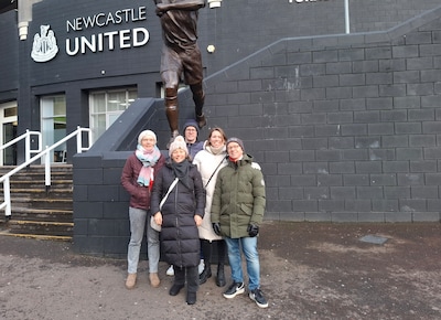 Krasse oma Blandinie (75) reist met haar kinderen al jarenlang naar bijna élke uitwedstrijd van PSV: