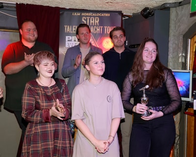 Talentenjacht en jubileumvoorstelling over het kastje van tante Antje