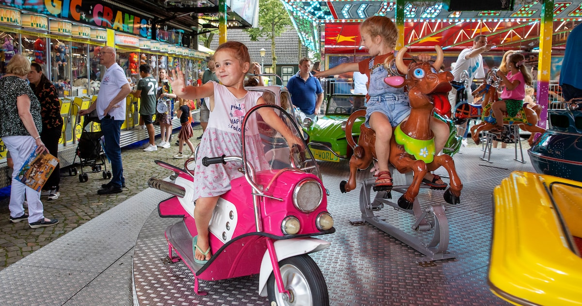 Vier dagen kermis in Hooge Mierde: attracties en eetkraampjes