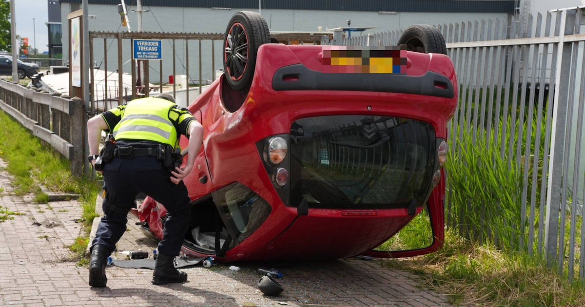 Auto slaat over de kop in Waalwijk, bestuurder blijkt onder invloed van drugs