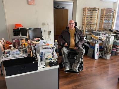 Lift stuk, bewoners vast, zorg klimt hijgend 144 treden op: ‘Niemand weet hoe lang dit gaat duren’