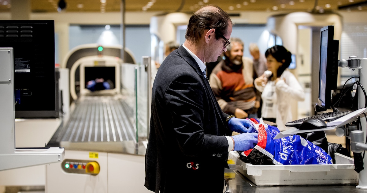Grote zorgen nu controles op Schiphol op de schop gaan: ‘Wachttijden kunnen deze zomer oplopen’