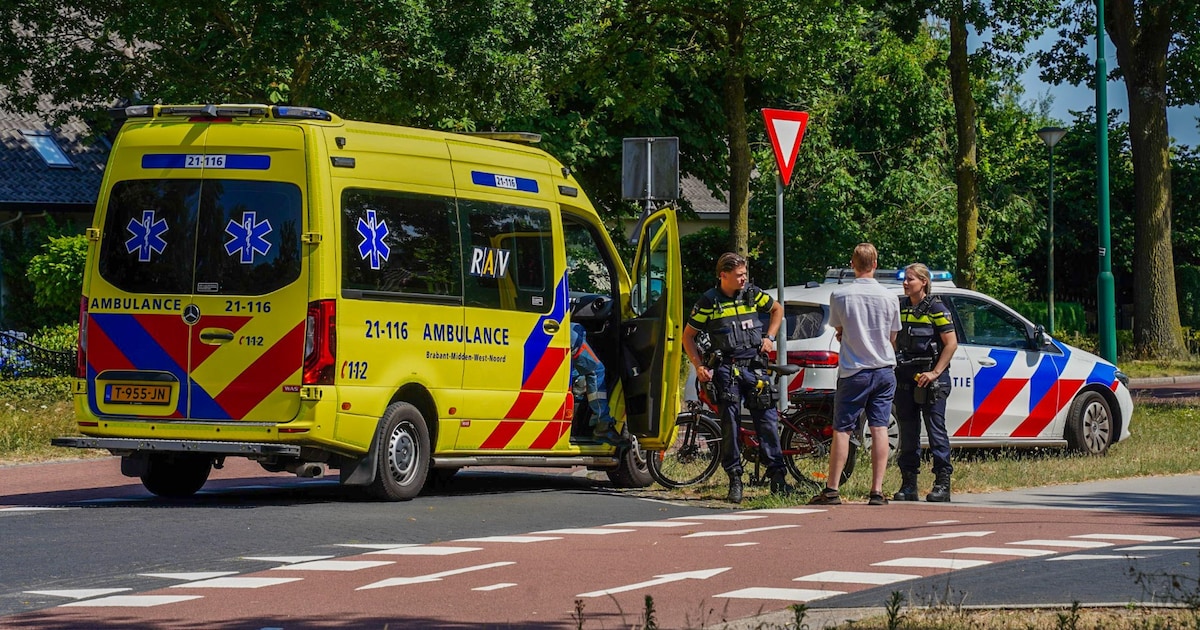 Fietser valt van fiets na botsing in Heesch