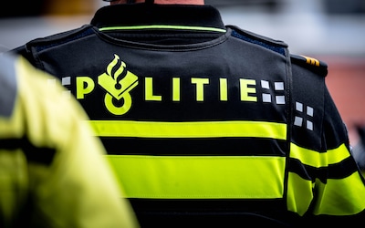 Politie rukt vannacht uit naar woning in Reusel na melding van vuurwapen, blijkt nep te zijn